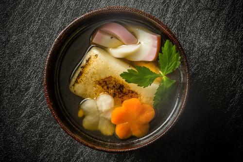 お雑煮の作り方｜関東風や関西風・簡単で美味しい作り方も公開